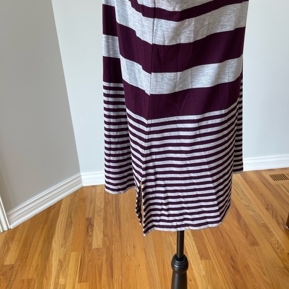 Sunday top in wine and gray in a size 1X - Picture 10 of 11